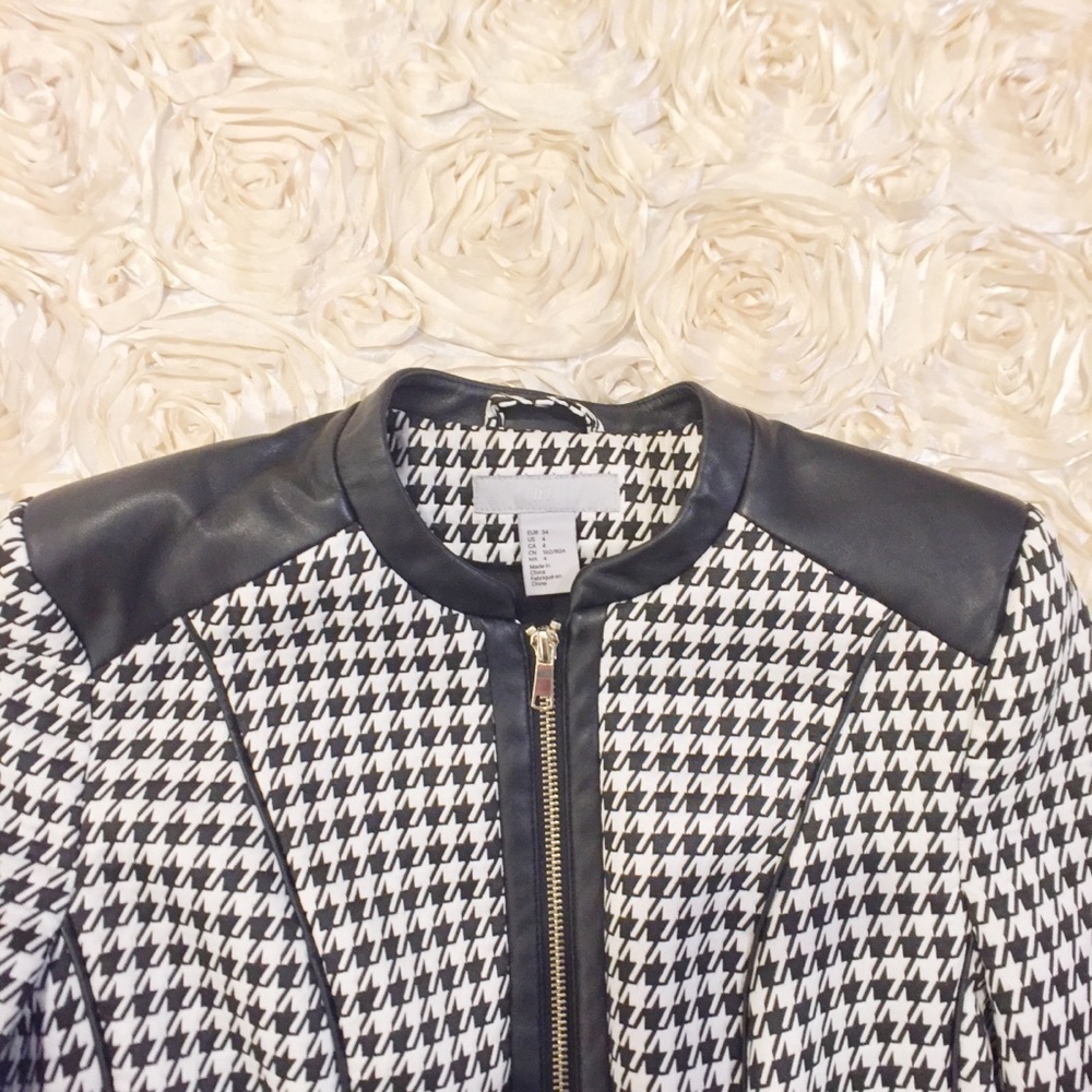‼️SOLD ON OFFERUP‼️ H&M Houndstooth Blazer - Picture 5 of 6